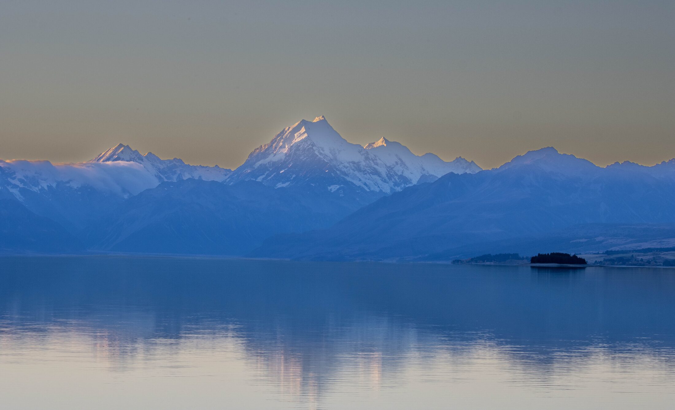 McKenzie Mountain Scenes, New Zealand — photo 3 of 3