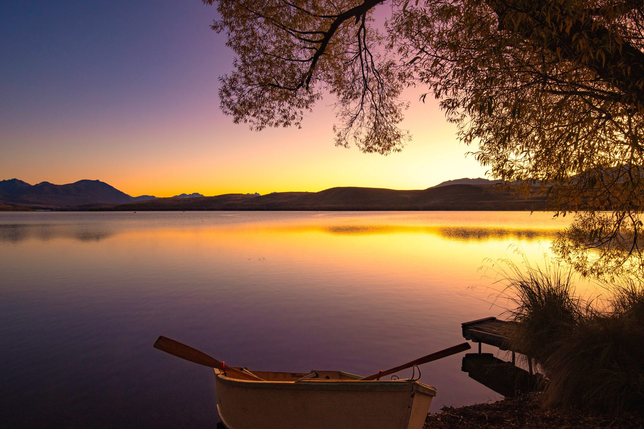 Sunrise at Lake Alexandra, New Zealand